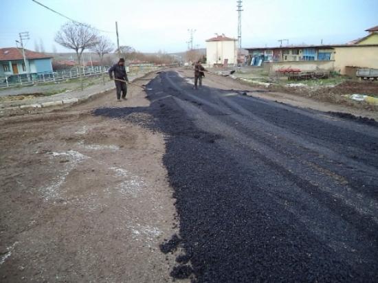 Cihanbeyli'de Mahalle Yolları Asfaltlanıyor