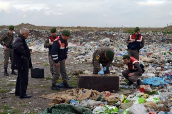 Çöplükteki Para Kasası Jandarmayı Alarma Geçirdi