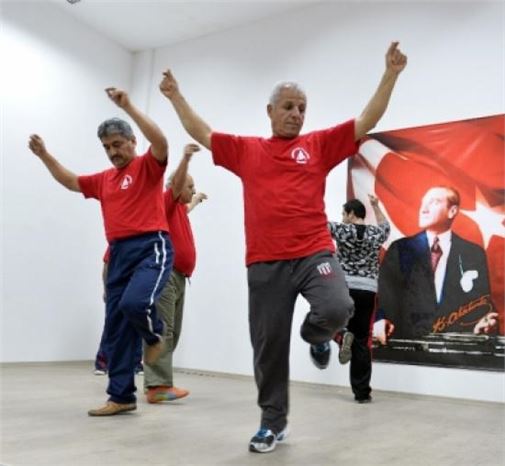 Muratpaşa'dan Muhtarlara Halk Oyunları Kursu