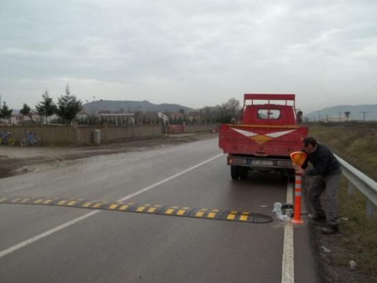 Saltukova Belediyesi'nden Işıklı Reflektör Uygulaması
