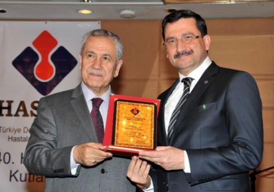 Hasvak'tan Başkan Ak'a Teşekkür Plaketi