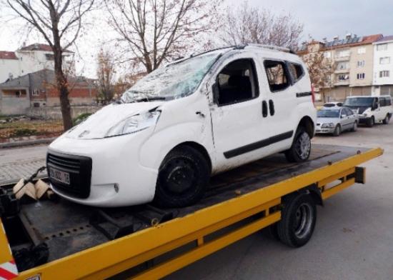 Otomobil Şarampole Uçtu: 1 Yaralı