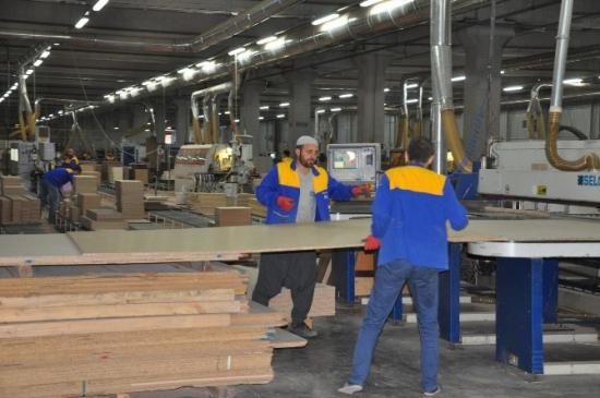 İnegöllü Firmalar İranlılara Mobilyacılığı Öğretti