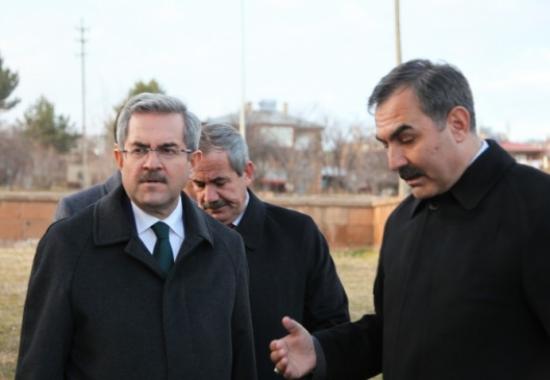 Ak Partili Ünüvar'dan Osmanlıca Dersine Destek