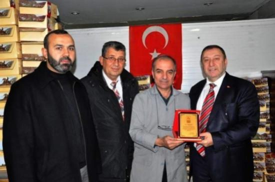 Hayatcan'dan Hayırseverlere Plaket
