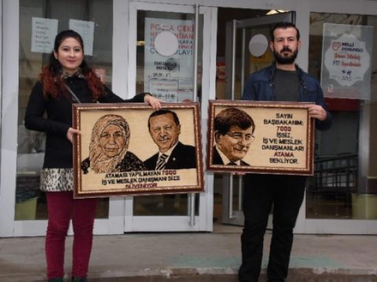 İşsizler Cumhurbaşkanı Ve Başbakan'a Halı Yolladılar