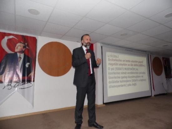 Gülü Sevenler Derneği'nden Uyuşturucu Konferansı