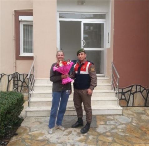 Uzman Çavuş Kurtardığı İsveçli Kadını Ziyaret Etti