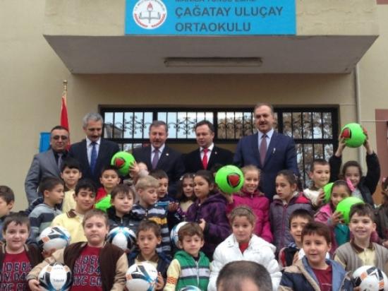 Öğrenci Başkanı İstedi Okul Spor Malzemelerine Kavuştu