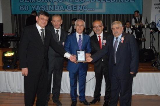 Mühendislikte 50. Yılını Dolduranlar Onurlandırıldı