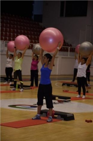 Aliağalı Kadınlara 7'den 70'e Spor