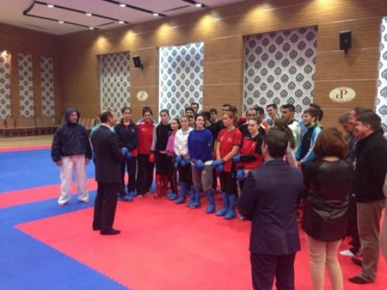 Karatecilere Ziyaret