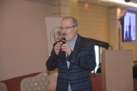 Nihat Hatipoğlu'na Büyük İlgi