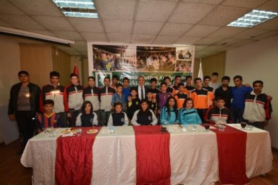 Osmaniye Belediyesi'nde Amatör Spor Futbol Kulüplerine Maddi Destek