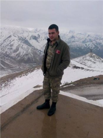 Şehit Askerin Ailesi Acı Haberi Aldı