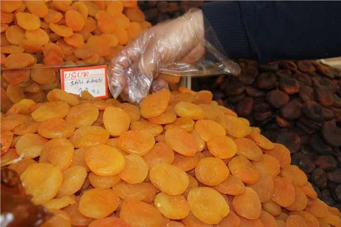 Afrika'ya kiloyla kayısı ihracatı