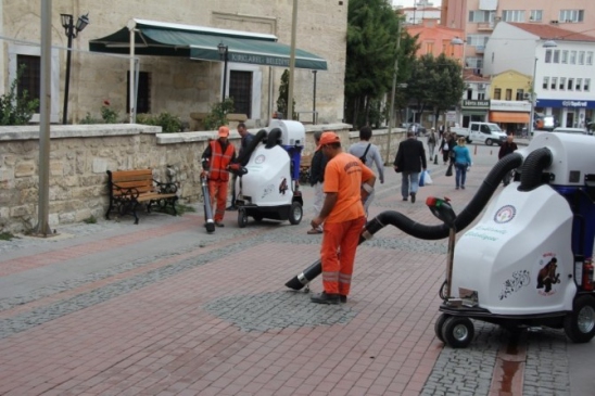 'mamut'lar Temizliğe Başladı