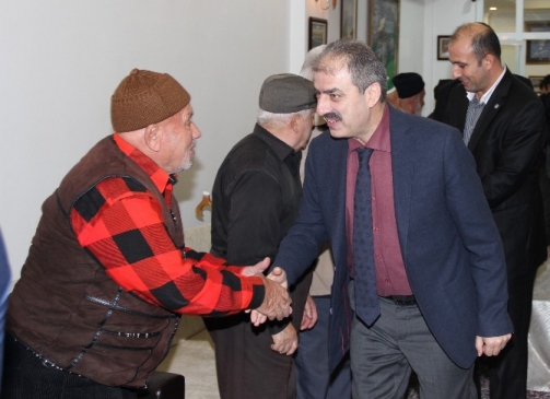 Başkan Dinç'ten Huzurevine Televizyon Yardımı