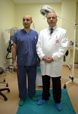 Kapalı Yöntemle Kalın Bağırsaktan Vajina Yaptılar