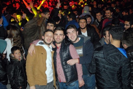 Burdur'da 2015'e Sokak Partisiyle Girildi