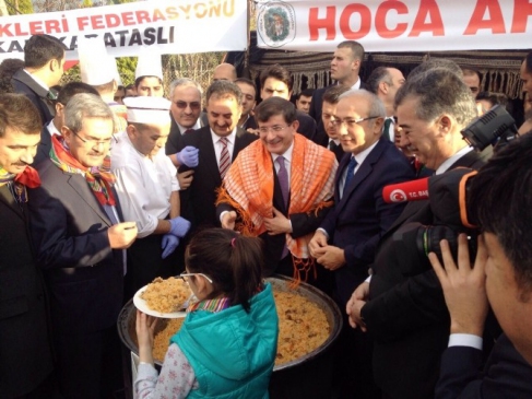 Başbakan Davutoğlu Osmaniye'de Yörük Türkmen Bey'i İlan Edildi