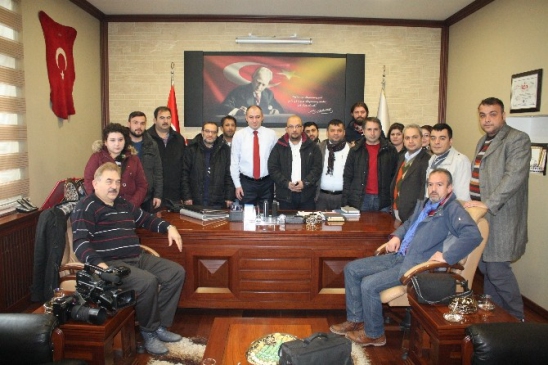 Başkan Arat'tan Basın Mensuplarına Kutlama