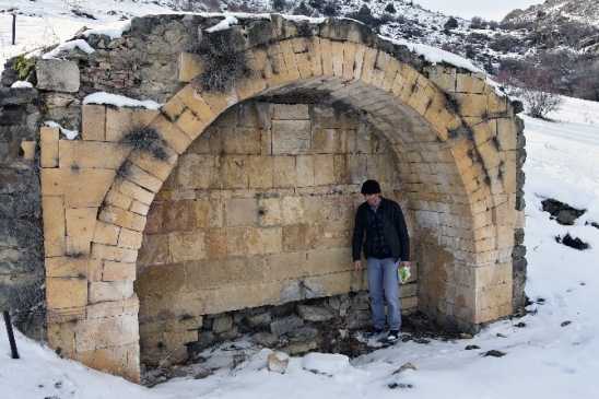 Gümüşhane'de Ecdat Yadigarı Çeşme Onarım Bekliyor