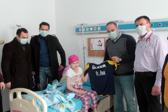 Bolu Fenerbahçeliler Derneği Kanser Tedavisi Gören 3 Çocuğu Ziyaret Etti