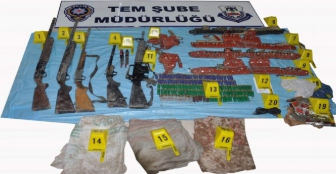 Toprağa Gömülü Silah Ve Mühimmat Ele Geçirildi