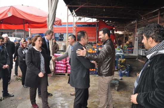 Eş Başkanlar Sebze Hali Esnafını Ziyaret Etti