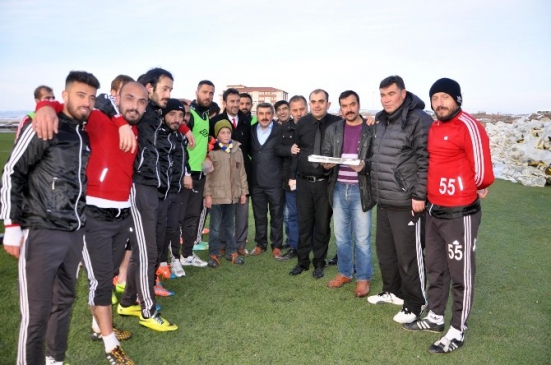 Sorgun Belediyespor'a Tatlı İkramı