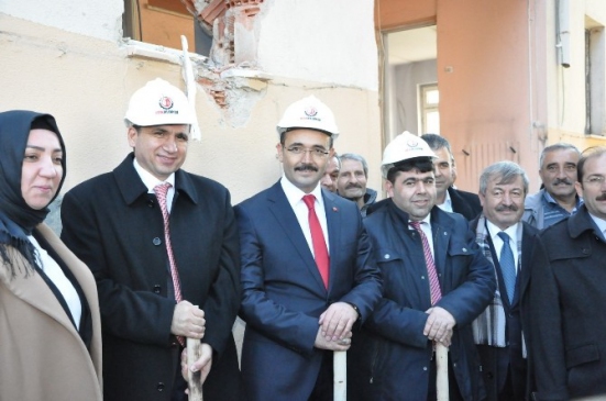 Uşak'ta Kent Park'ta İlk Yıkım Gerçekleşti