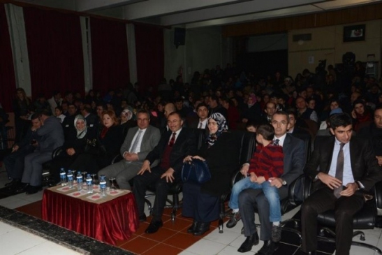 Öğretmenler Korosu Halk Müziği Dinletisi Programı Düzenledi