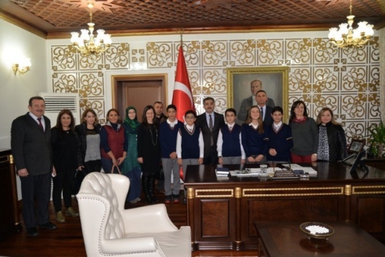 Bolu Valisi Başarılı Öğrencilerle Bir Araya Geldi