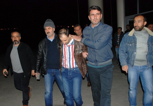 Vahşetin Zanlısını 'valiz' Yakalattı