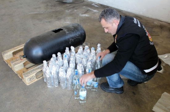 LPG Tankından 45 Şişe Kaçak İçki Çıktı