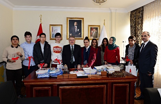 Başkan Mahçiçek TEOG Birincilerinni Ödüllendirdi