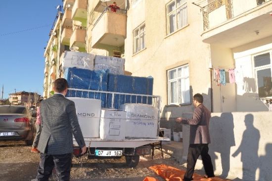 Ermenek'teki Madenci Ailelerine Yardımlar Devam Ediyor