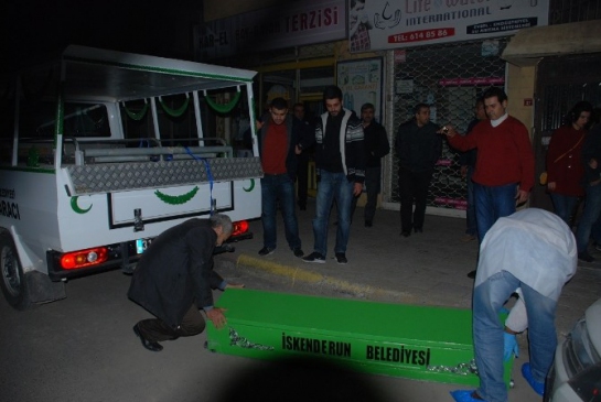 Üniversite Öğrencisi Evinde Ölü Bulundu