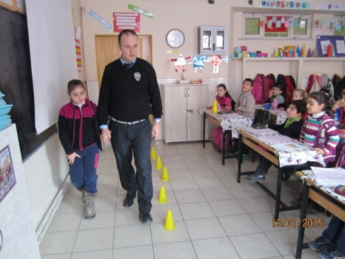 Öğrencilere Trafik Eğitimi Verildi