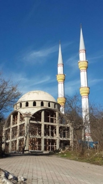 Minareler Tamam Sıra Camide