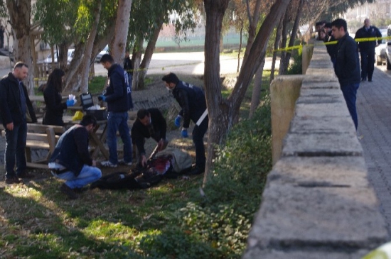 Viranşehir'de Erkek Cesedi Bulundu