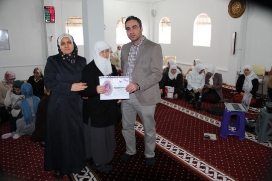 Kur'an Kurslarında Karne Heyecanı