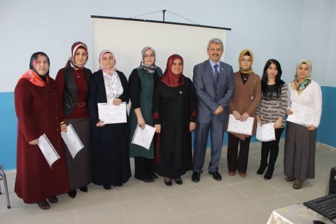 30 Kursiyer Belgelerini Aldı