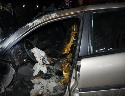 Kadirli Eski Belediye Başkanının Otomobili Kundaklandı