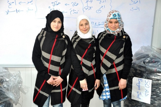 Çadır Kentteki 8 Bin Öğrenciye Kışlık Dağıtıldı