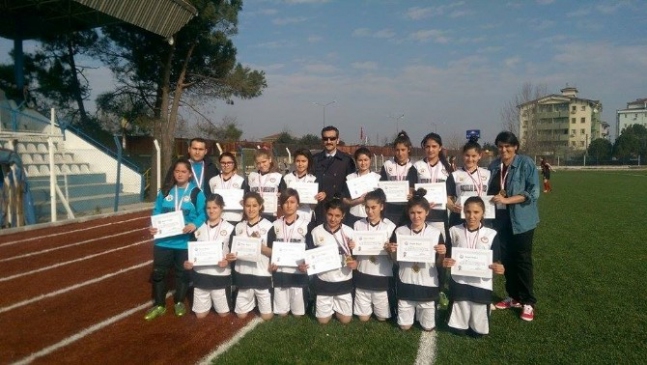 Pazarlarlı Kızlar Yarı Finalde