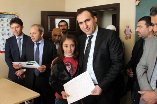 Suriyeli Öğrencilerin Karne Sevinci