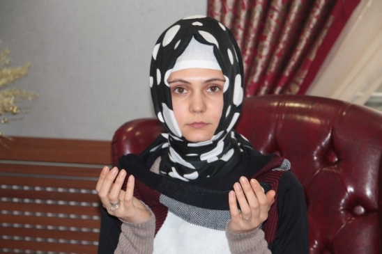 Rus Kızı Elif İsmini Alıp Müslaman Oldu