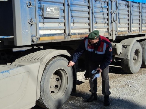 Hüyük'te Jandarmadan Kış Lastiği Denetimi